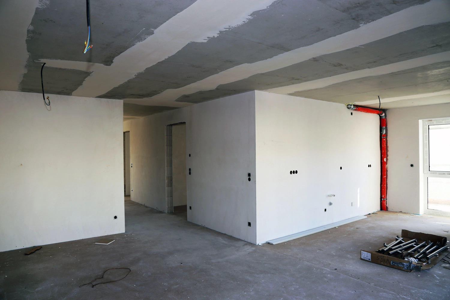 Spanndecken Grunau - Sanierung, Renovierung & Innenausbau - Unfertige weiße Gipskartonwand im Bau.